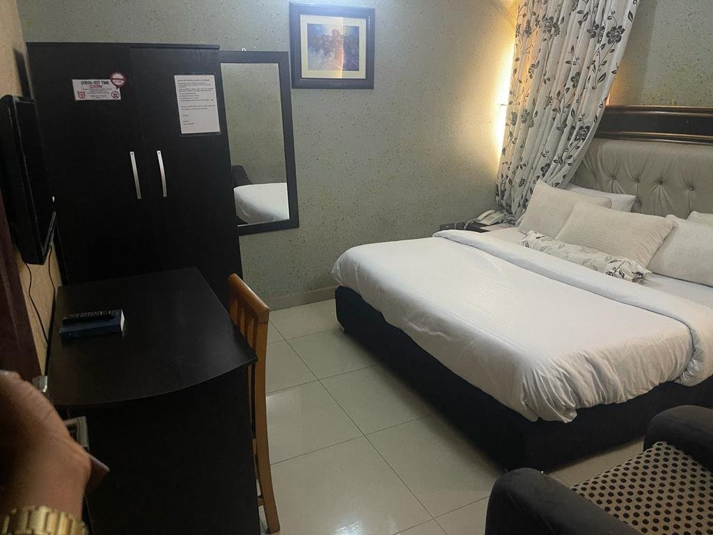 Continental Suite bedroom